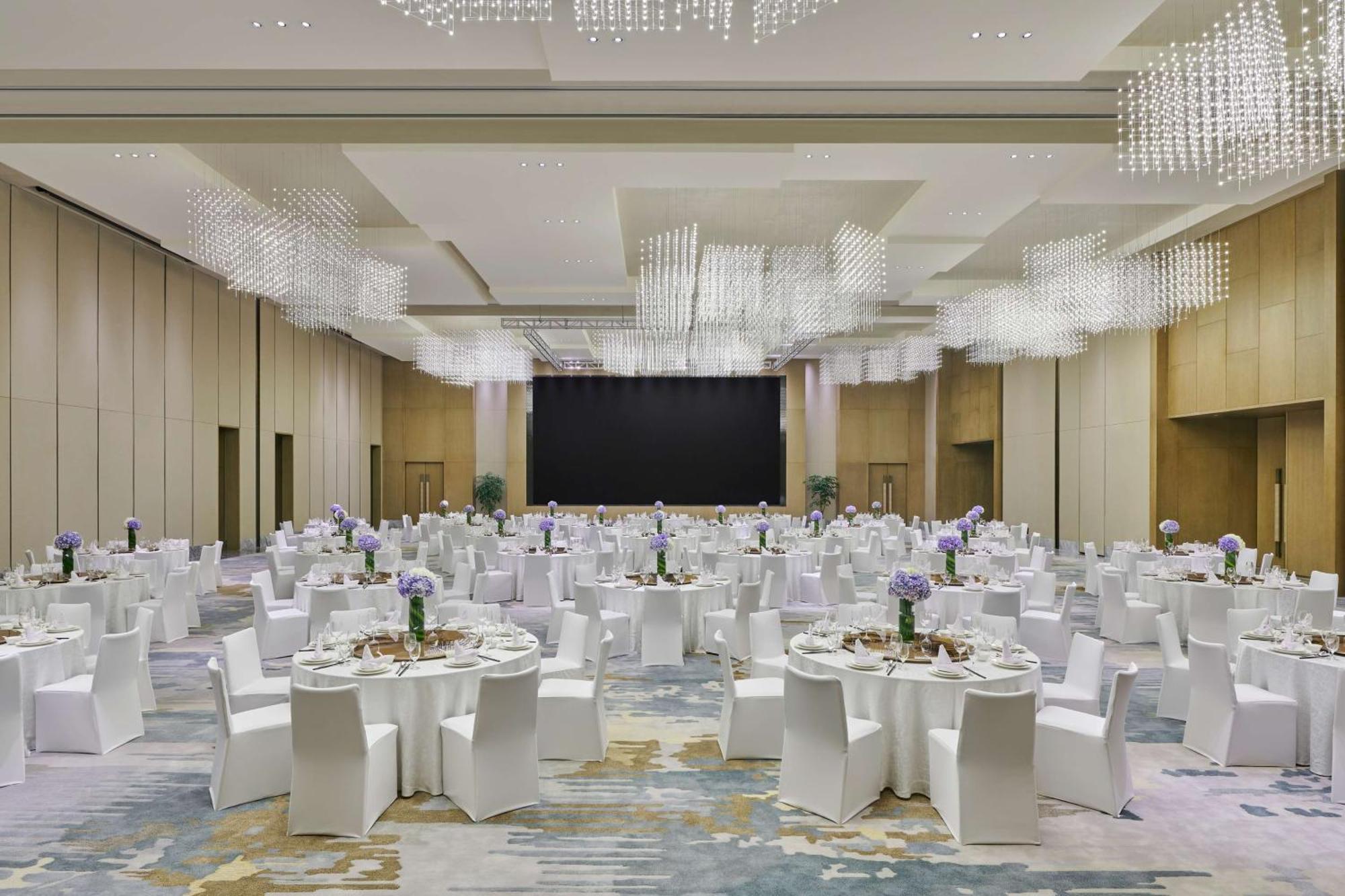 Hilton Chongqing Liangjiang New Area Hotel Exterior photo